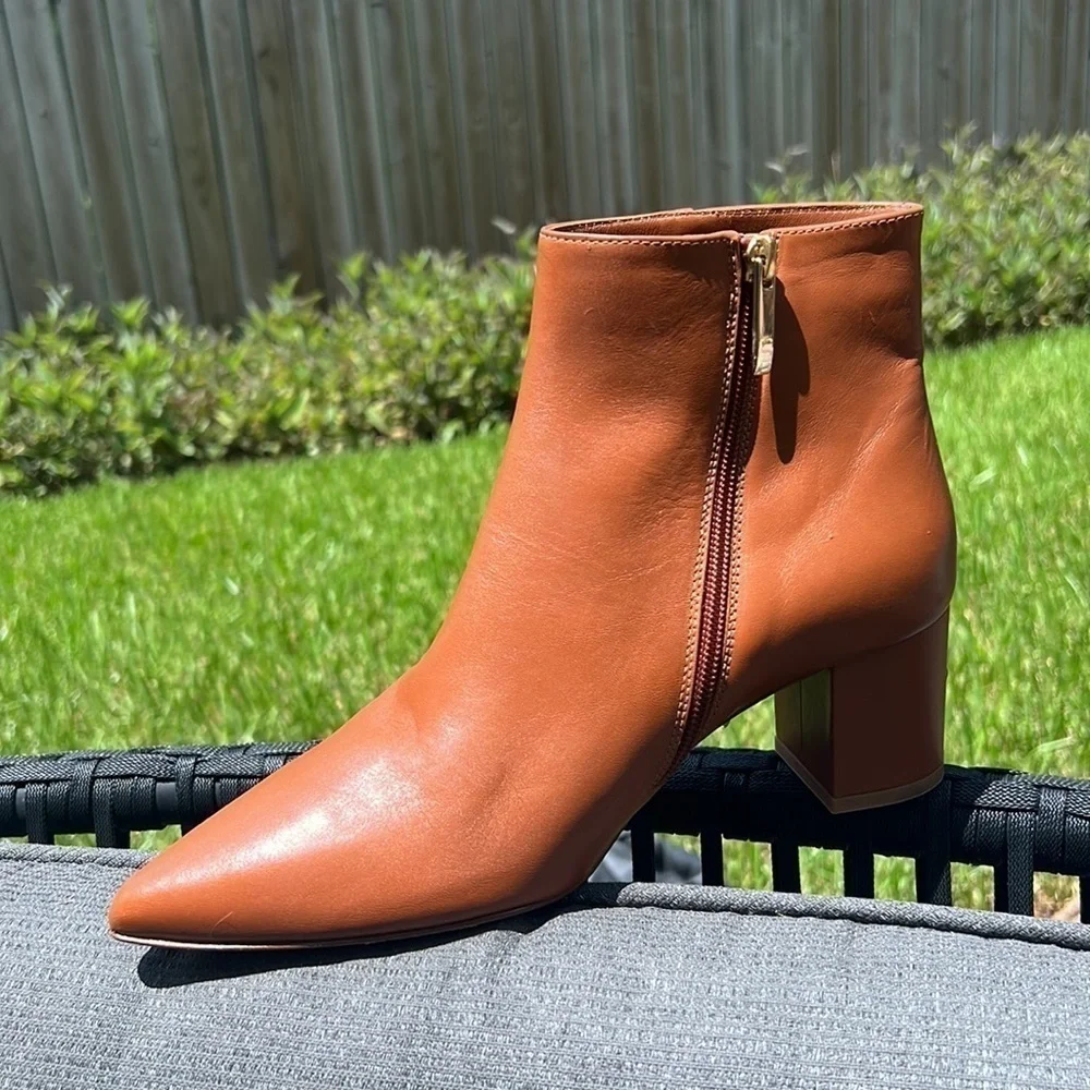 New. L’Agence Jeanne II Pointed Toe Bootie in Luggage Brown SZ 38.5